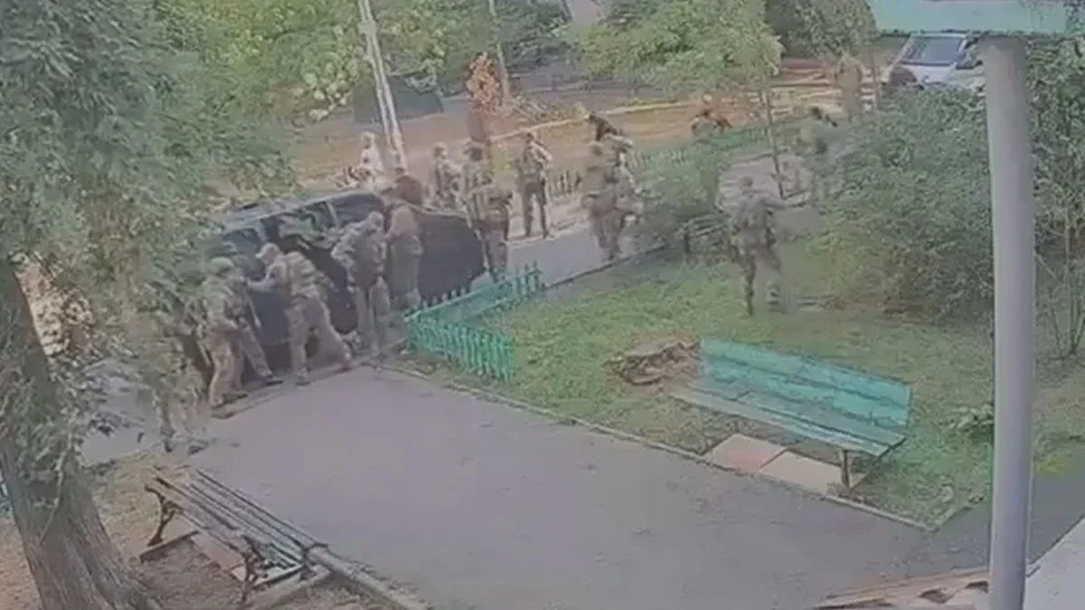 Aufnahmen dokumentieren Feuergefecht zwischen ukrainischen Geheimdiensten